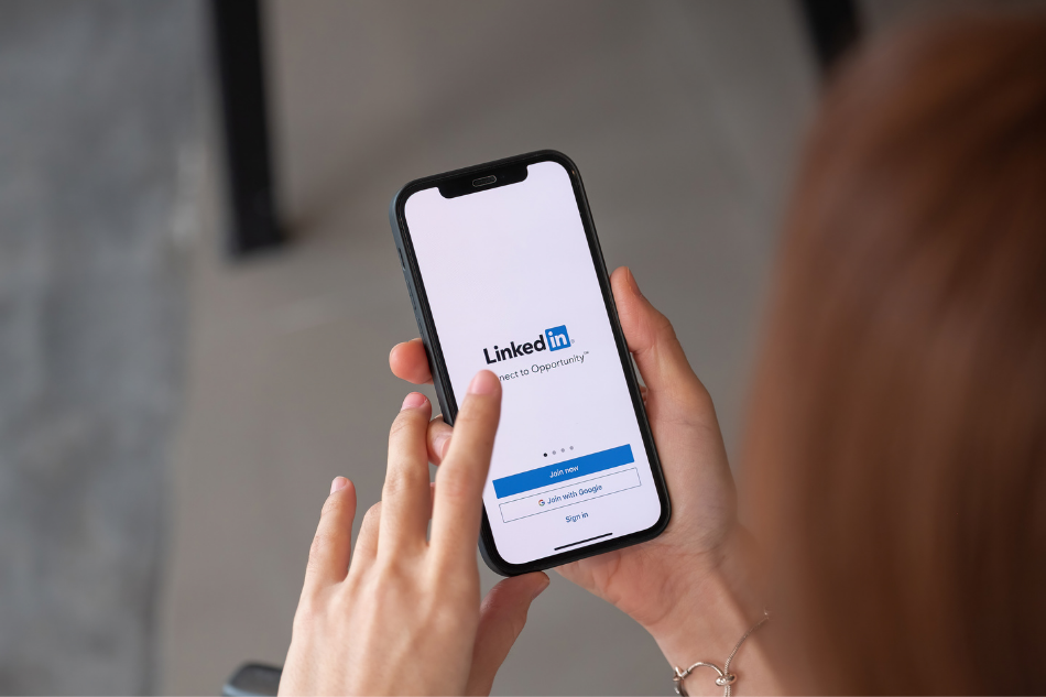 How to Create a LinkedIn Profile for Your Job Search
